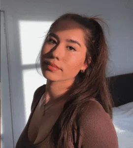 Nails by Zo – Insta by day, student by night!